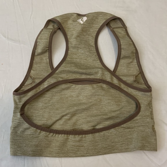 Womens Best Move Seamless Sports Bra - Picture 2 of 2